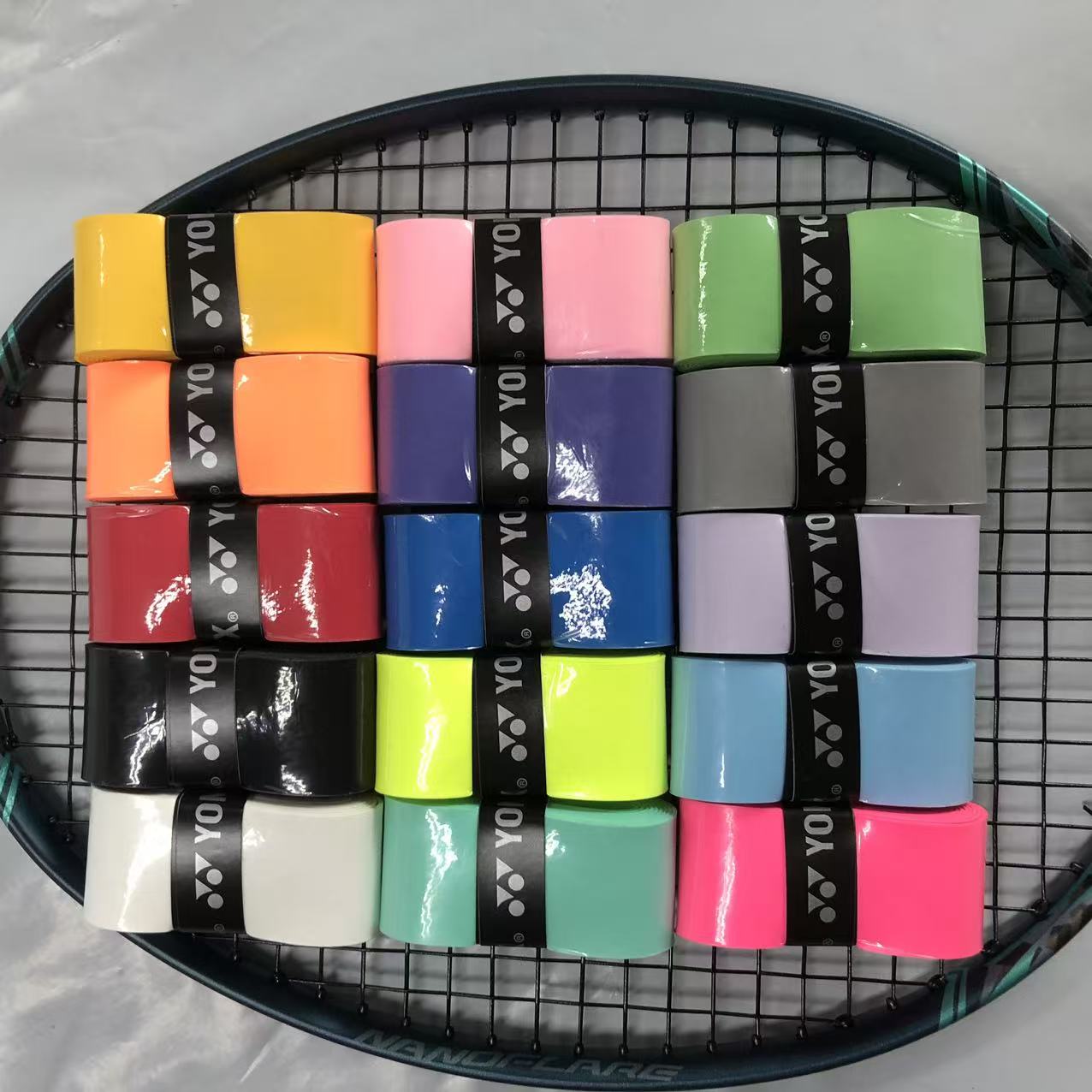 Owijka na rączkę rakiety YONEX – Badminton Racket recenzja i cena