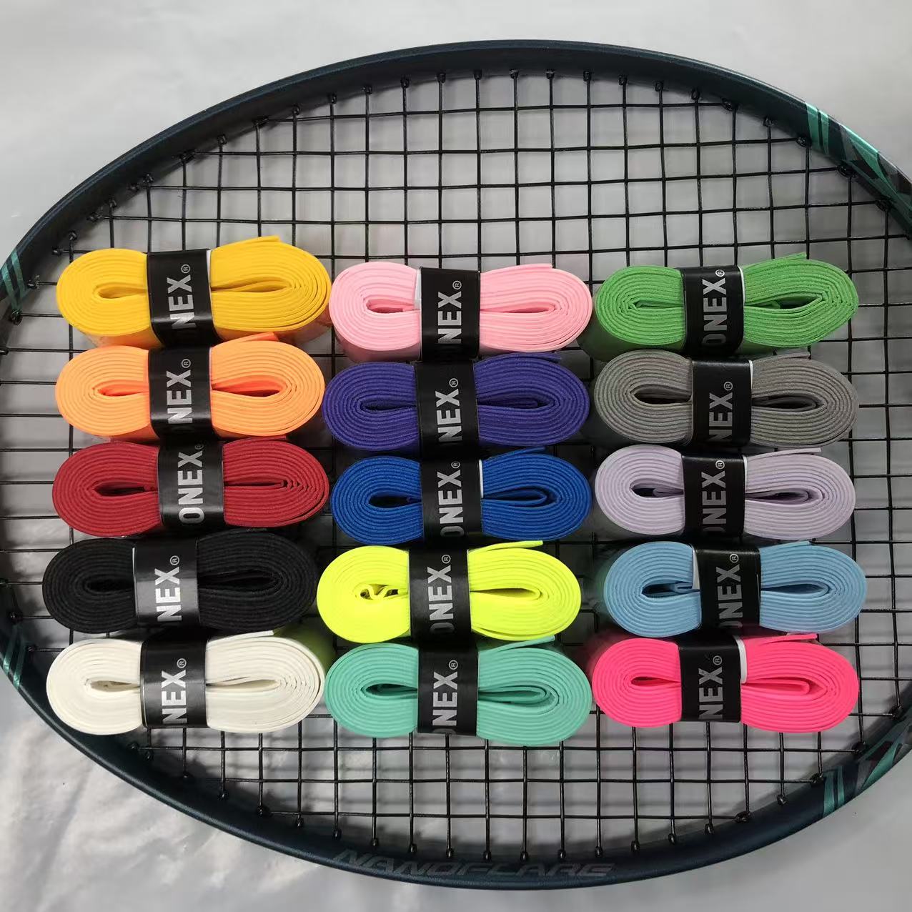 Owijka na rączkę rakiety YONEX – Badminton Racket recenzja i cena